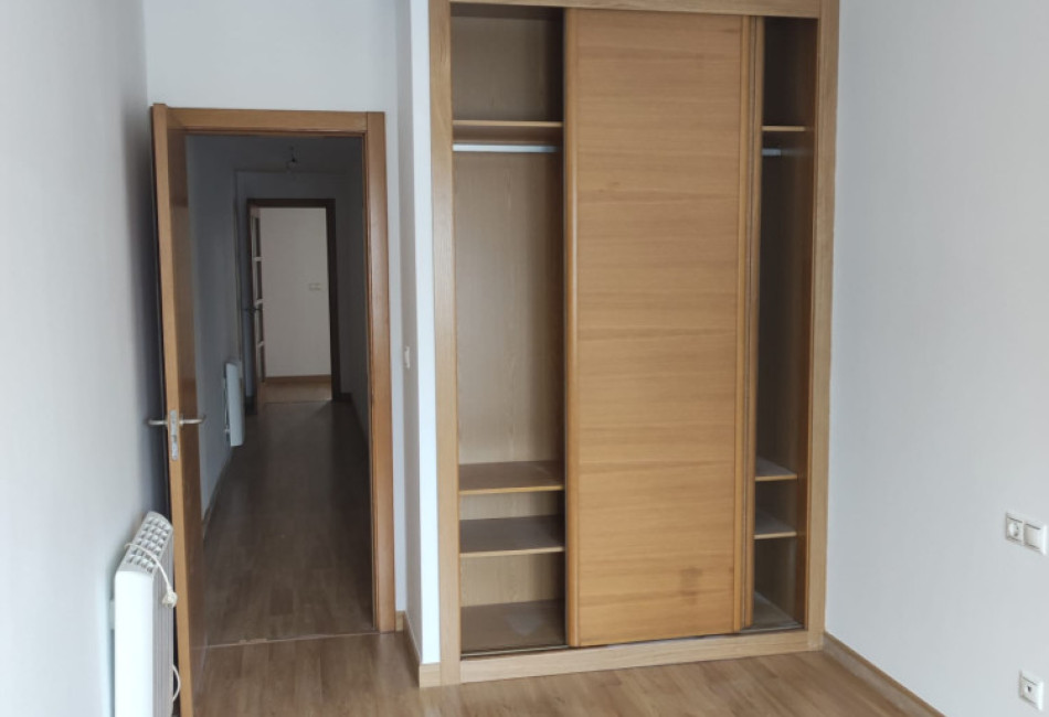PISO ZONA ESCUELA HOGAR CARBALLO
